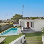 Casa Con Piscina Privada En Sitges Holiday home *
