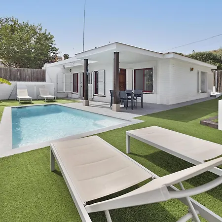 Casa Con Piscina Privada En Sitges Holiday home *