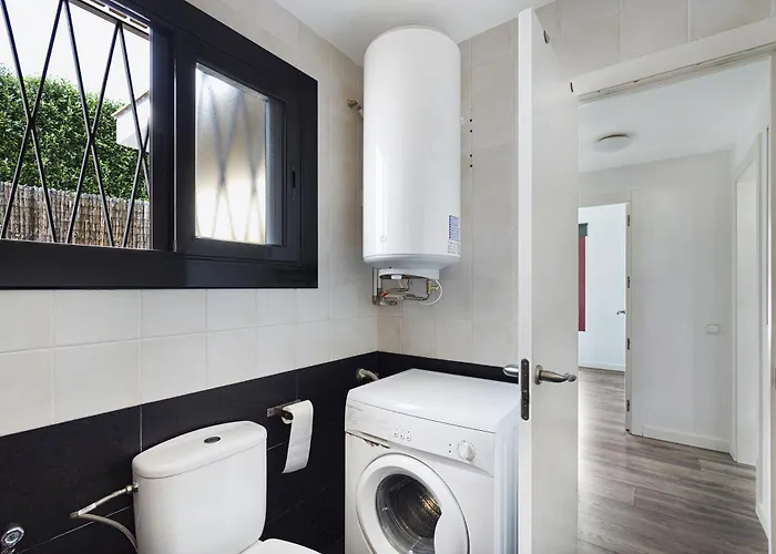 Casa Con Piscina Privada En Sitges Vakantiehuis *