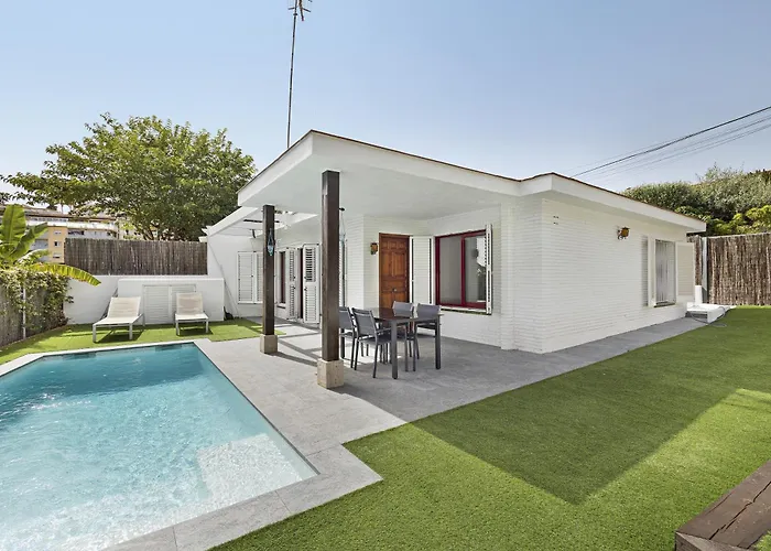 Casa Con Piscina Privada En Sitges